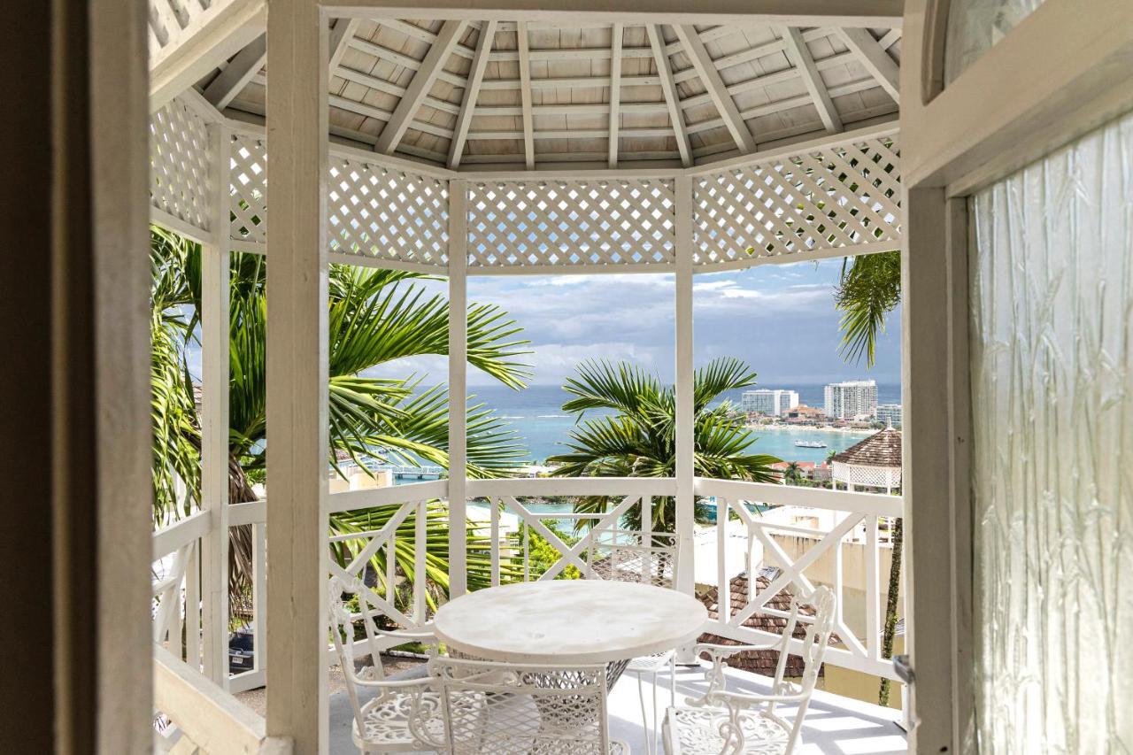 Pampered In Paradise Near Ian Fleming Airport Ocj オーチョ・リオス エクステリア 写真